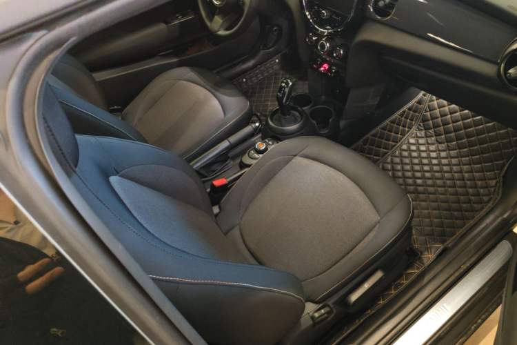 Used MINI 2023 1.5T ONE Right Front Seat