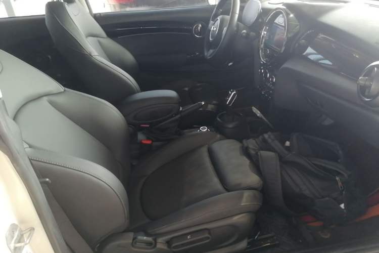 Used MINI 2023 1.5T COOPER Artist Right Front Seat