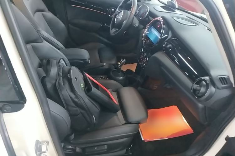 Used MINI 2023 1.5T COOPER Artist Five-Door Edition Right Front Seat