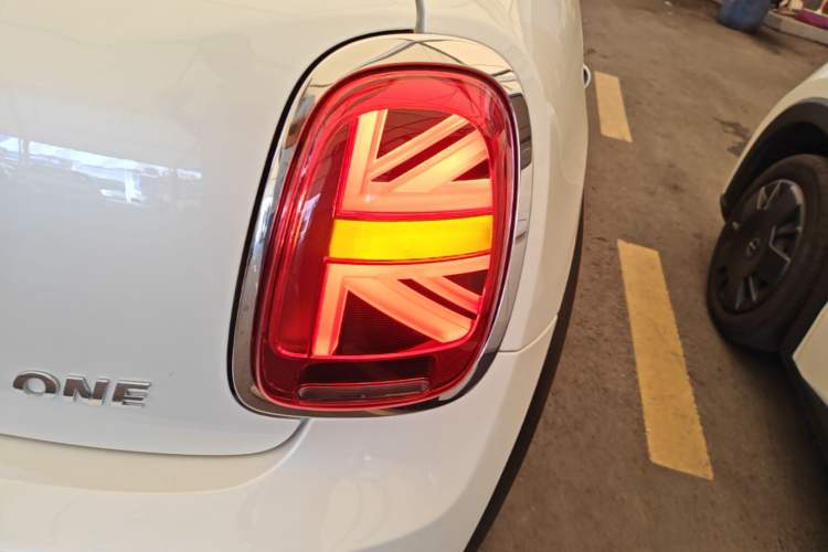 Used MINI 2023 1.5T ONE Right Rear Taillight