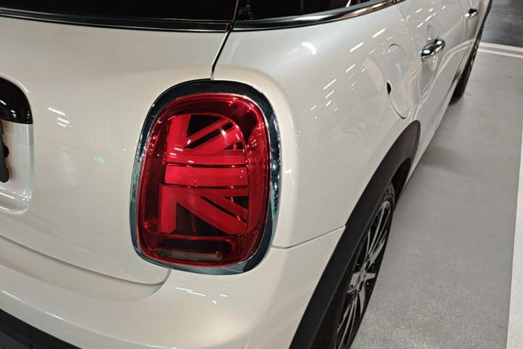 Used MINI 2023 1.5T COOPER Artist Five-Door Edition Right Rear Taillight