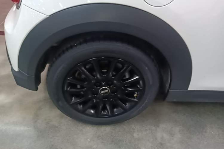 Used MINI 2023 1.5T ONE Right Rear Wheel Hub