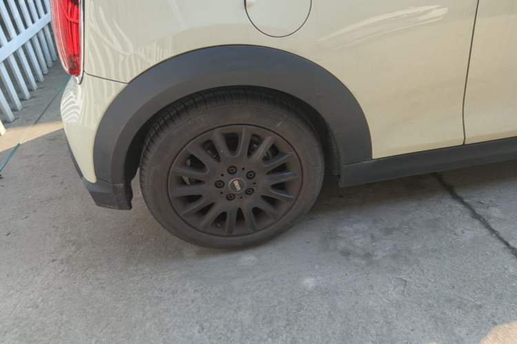 Used MINI 2023 1.5T ONE Right Rear Wheel Hub