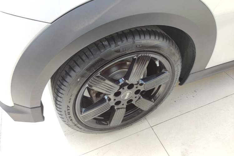Used MINI 2023 Updated 1.5T COOPER Artist Right Rear Wheel Hub
