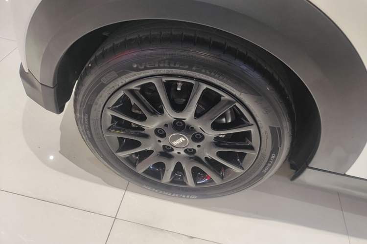 Used MINI 2023 1.5T ONE Right Rear Wheel Hub