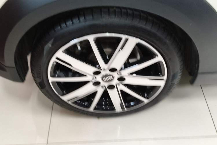 Used MINI 2023 1.5T COOPER Artist Right Rear Wheel Hub