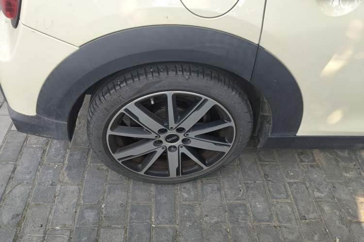 Used MINI 2023 1.5T COOPER Artist Five-Door Edition Right Rear Wheel Hub
