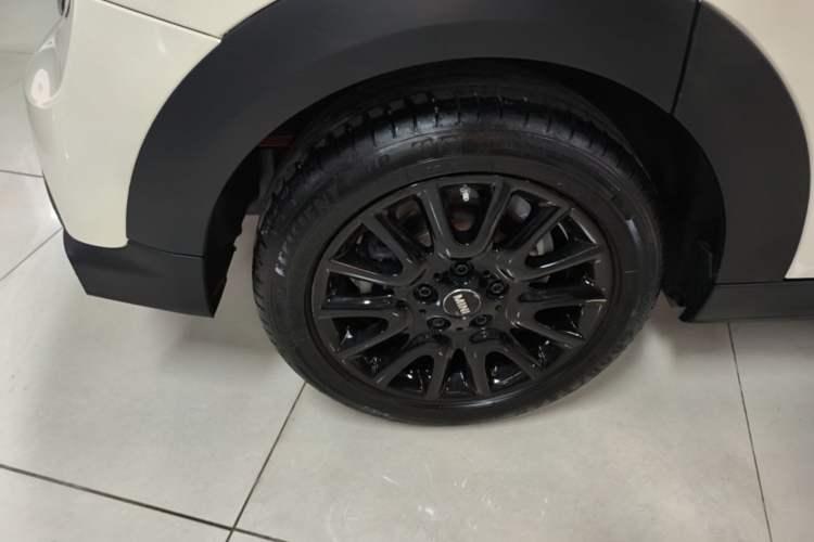 Used MINI 2023 1.5T ONE Five-Door Edition Right Rear Wheel Hub