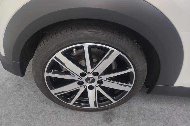 Used MINI 2023 Updated 1.5T COOPER Artist Right Rear Wheel Hub