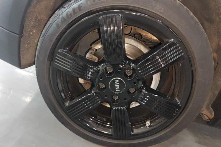 Used MINI 2023 1.5T COOPER Artist Five-Door Edition Right Rear Wheel Hub
