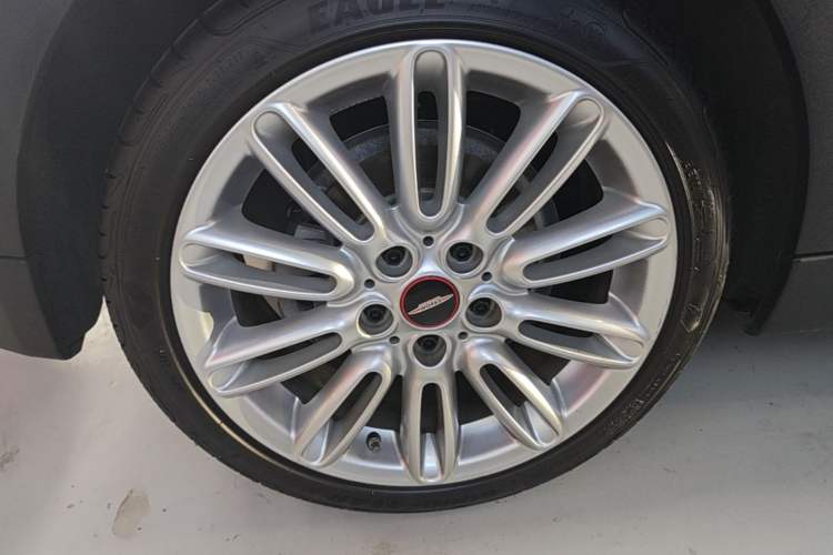 Used MINI 2023 1.5T COOPER Artist Right Rear Wheel Hub