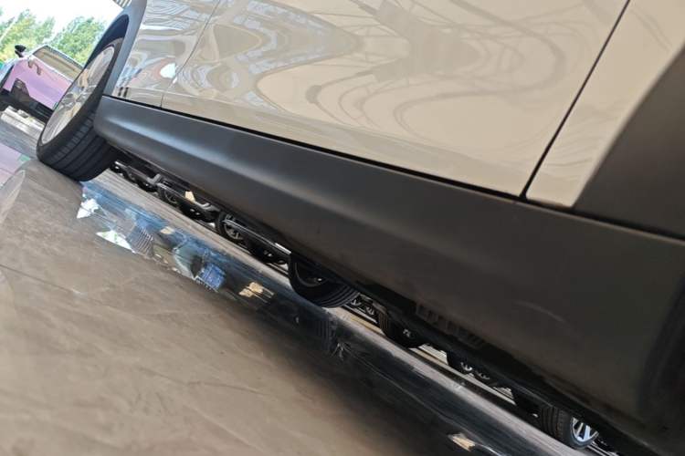 Used MINI 2023 Updated 1.5T COOPER Artist Five-Door Edition Right Side Sill