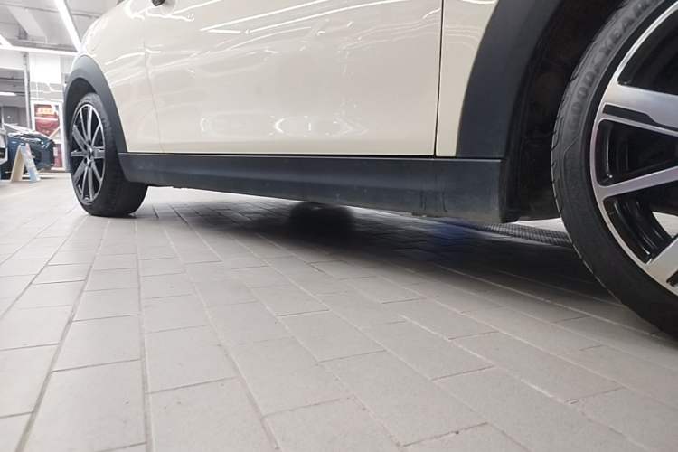 Used MINI 2023 1.5T COOPER Artist Right Side Sill