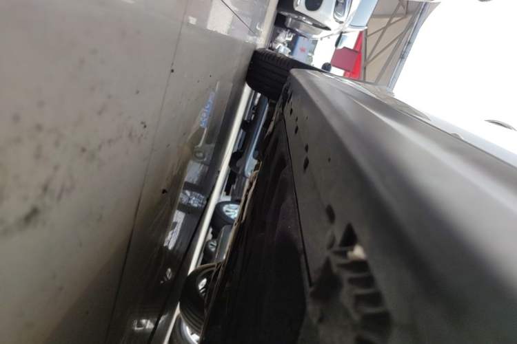 Used MINI 2023 Updated 1.5T COOPER Artist Right Side Sill