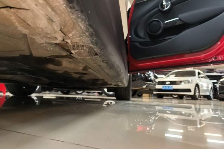 Used MINI 2023 1.5T ONE Five-Door Edition Right Side Sill