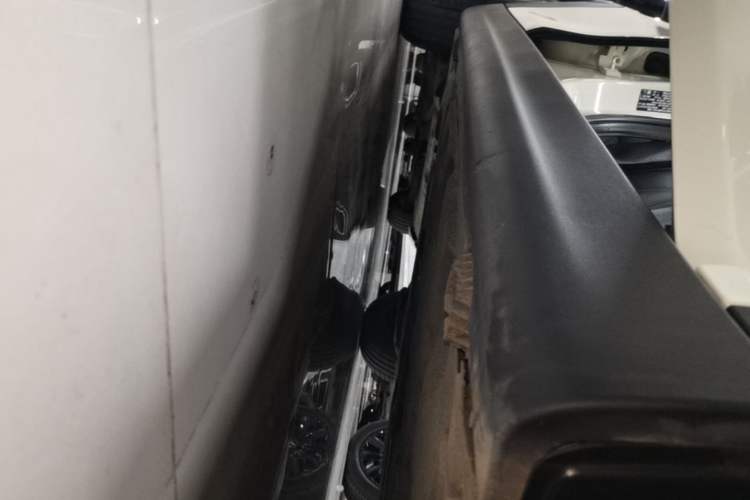 Used MINI 2023 1.5T ONE Five-Door Edition Right Side Sill
