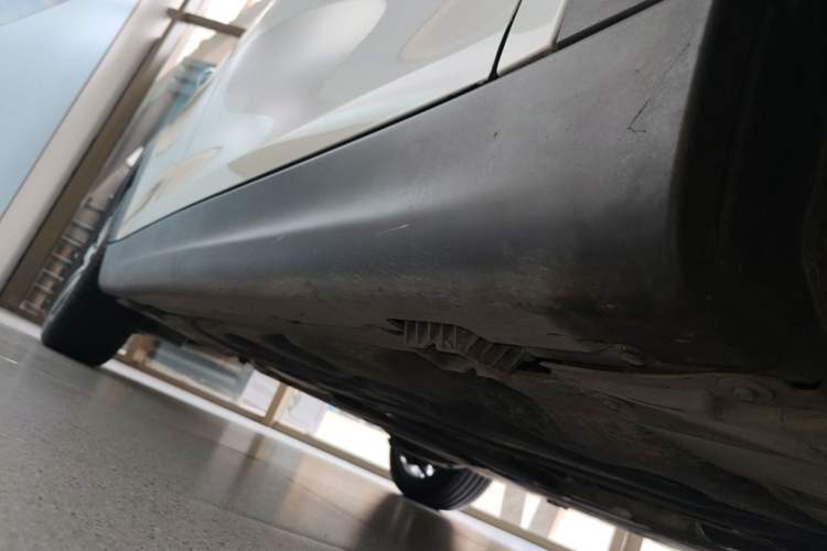 Used MINI 2023 Updated 1.5T COOPER Artist Five-Door Edition Right Side Sill