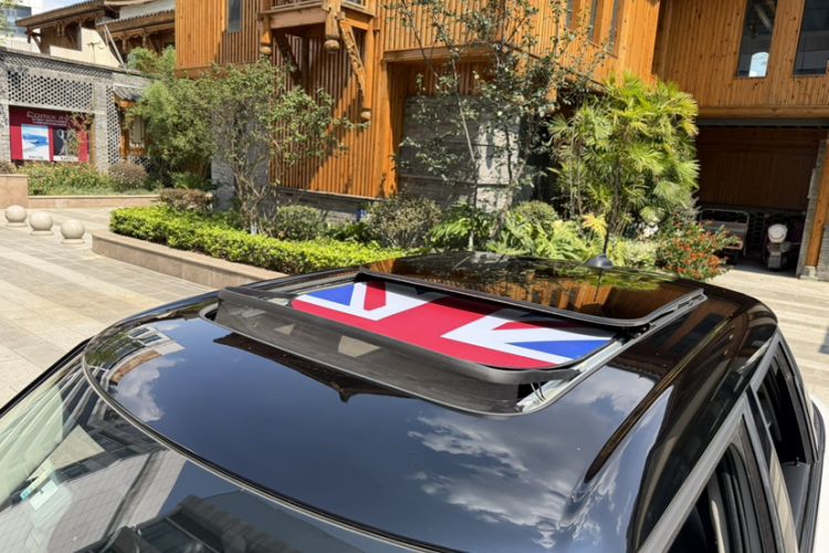Used MINI 2023 Updated 1.5T COOPER Artist Five-Door Edition Roof