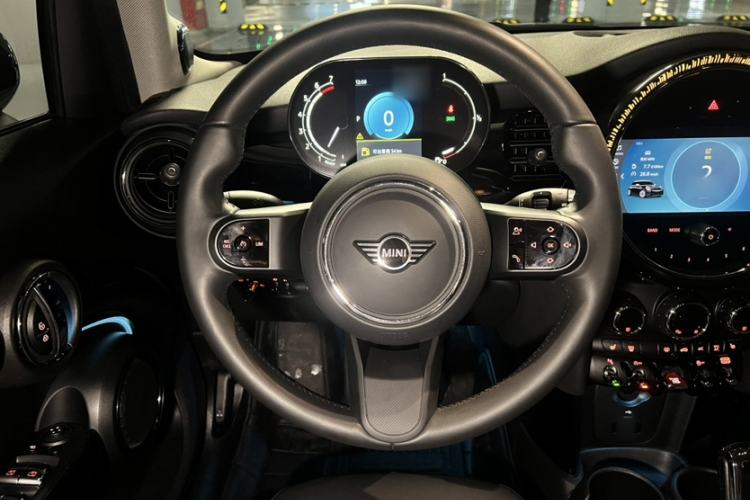 Used MINI 2023 Updated 1.5T COOPER Artist Five-Door Edition Steering Wheel