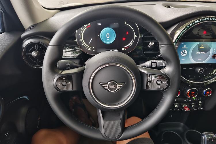 Used MINI 2023 Updated 1.5T COOPER Artist Steering Wheel