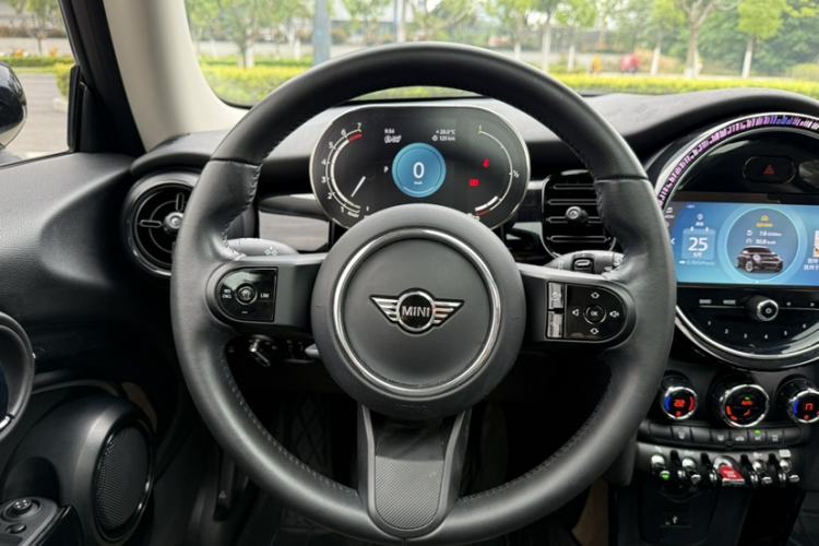 Used MINI 2023 1.5T COOPER Artist Steering Wheel