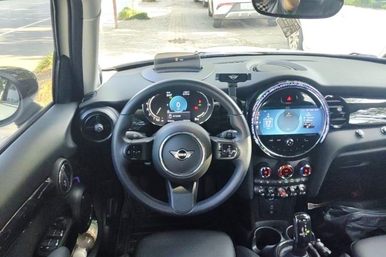 Used MINI 2023 1.5T COOPER Artist Five-Door Edition Steering Wheel