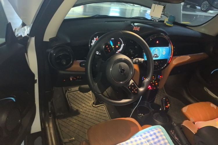 Used MINI 2023 1.5T COOPER Artist Steering Wheel