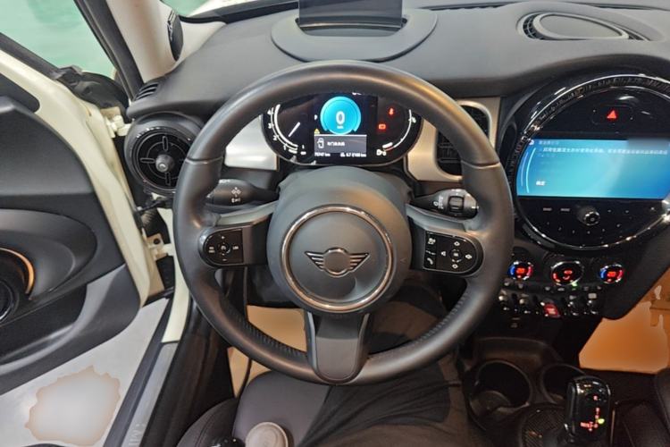 Used MINI 2023 1.5T COOPER Artist Five-Door Edition Steering Wheel