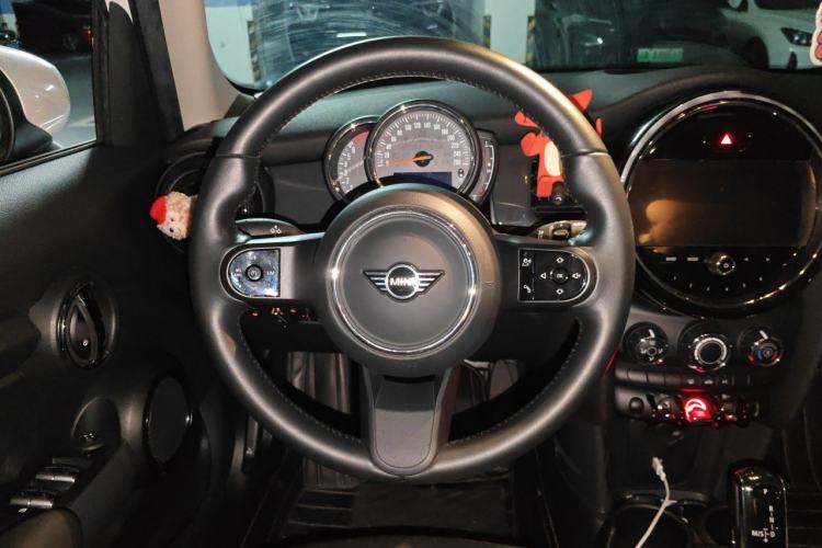 Used MINI 2023 1.5T ONE Five-Door Edition Steering Wheel