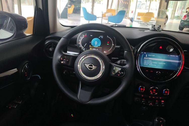 Used MINI 2023 Updated 1.5T COOPER Artist Five-Door Edition Steering Wheel