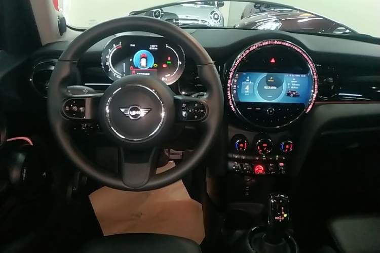 Used MINI 2023 1.5T COOPER Artist Five-Door Edition Steering Wheel