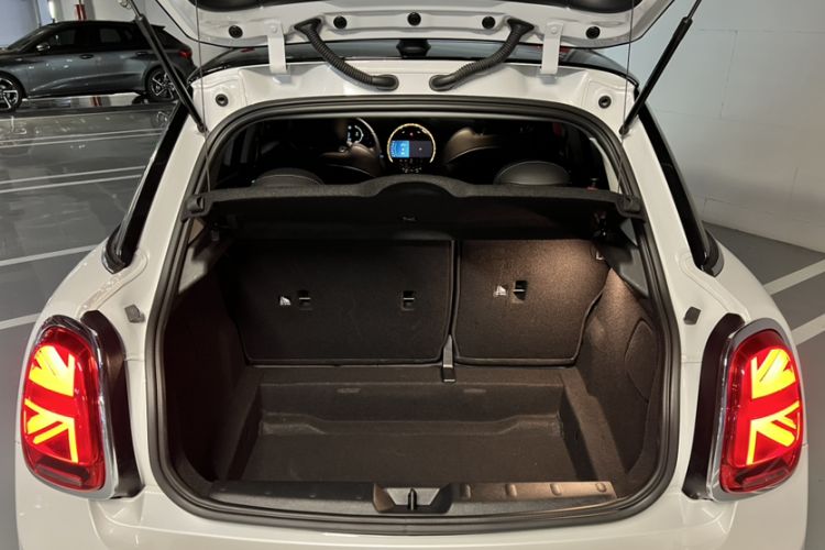 Used MINI 2023 Updated 1.5T COOPER Artist Five-Door Edition Trunk