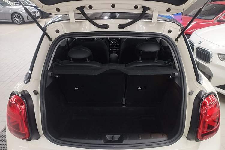 Used MINI 2023 1.5T COOPER Artist Trunk