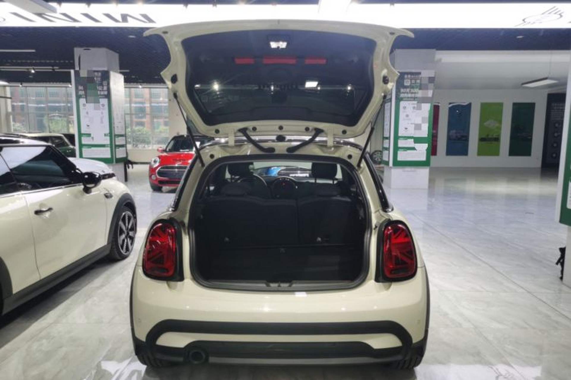 Used MINI 2023 1.5T COOPER Artist Trunk