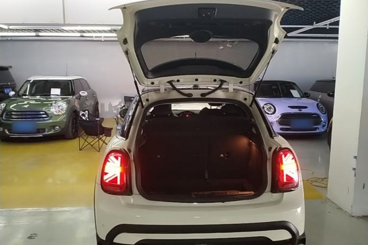 Used MINI 2023 1.5T COOPER Artist Five-Door Edition Trunk