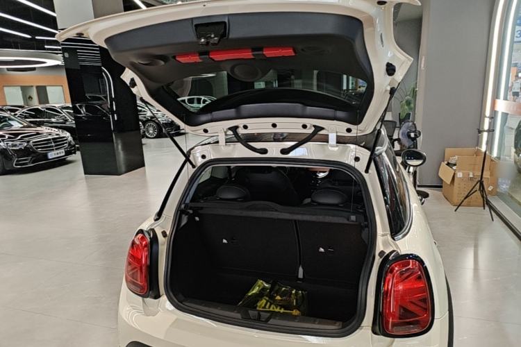 Used MINI 2023 1.5T COOPER Artist Trunk