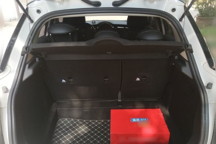 Used MINI 2023 Updated 1.5T COOPER Artist Five-Door Edition Trunk