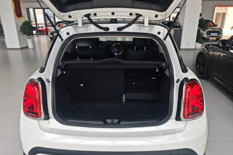 Used MINI 2023 Updated 1.5T COOPER Artist Trunk