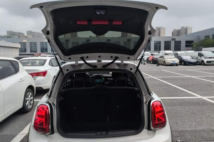 Used MINI 2023 1.5T ONE Trunk