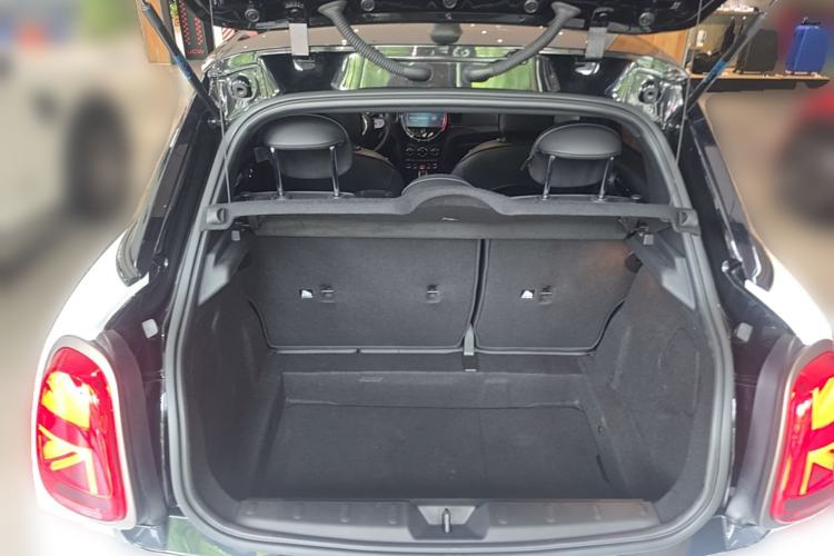 Used MINI 2023 Facelift 2.0T COOPER S Artist Five-Door Edition Trunk