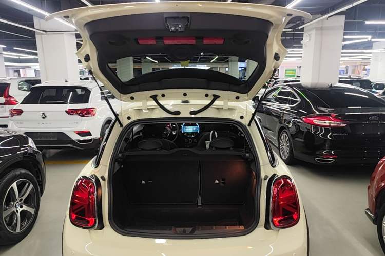 Used MINI 2023 1.5T ONE Trunk
