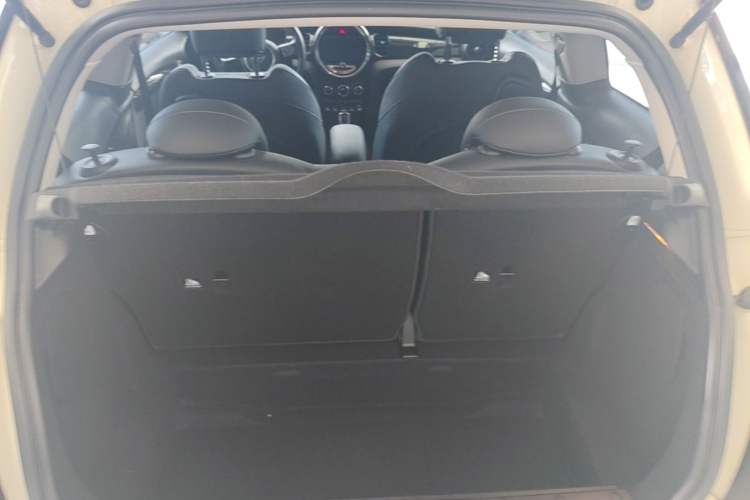 Used MINI 2023 1.5T COOPER Artist Trunk