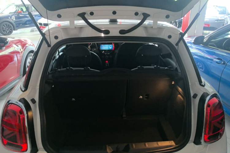 Used MINI 2023 1.5T ONE Trunk