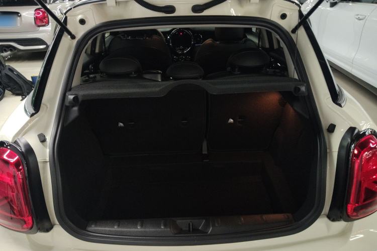 Used MINI 2023 1.5T COOPER Artist Five-Door Edition Trunk