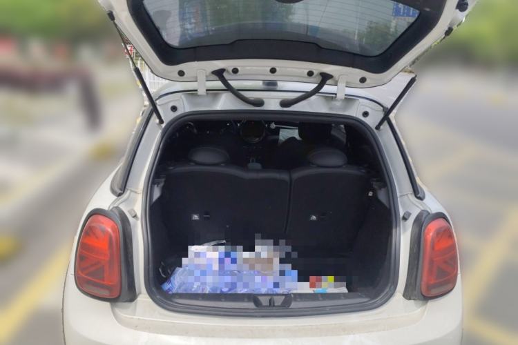 Used MINI 2023 1.5T COOPER King's Cross Special Edition Trunk