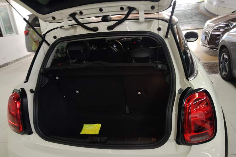 Used MINI 2023 1.5T COOPER Artist Trunk