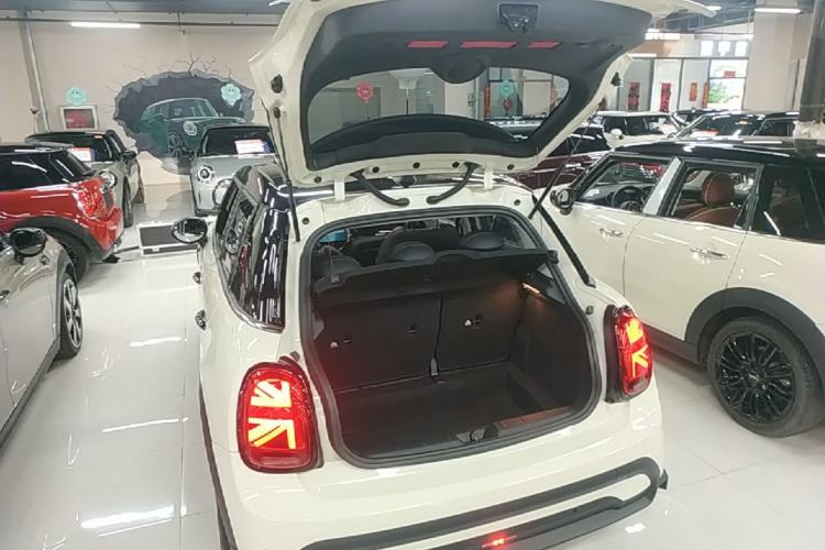 Used MINI 2023 1.5T COOPER Artist Five-Door Edition Trunk