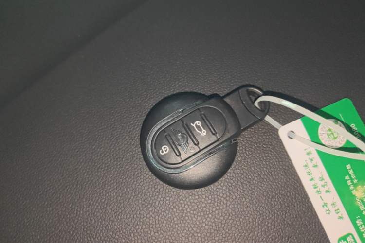 Used MINI 2023 Updated 1.5T COOPER Artist Five-Door Edition Vehicle Key
