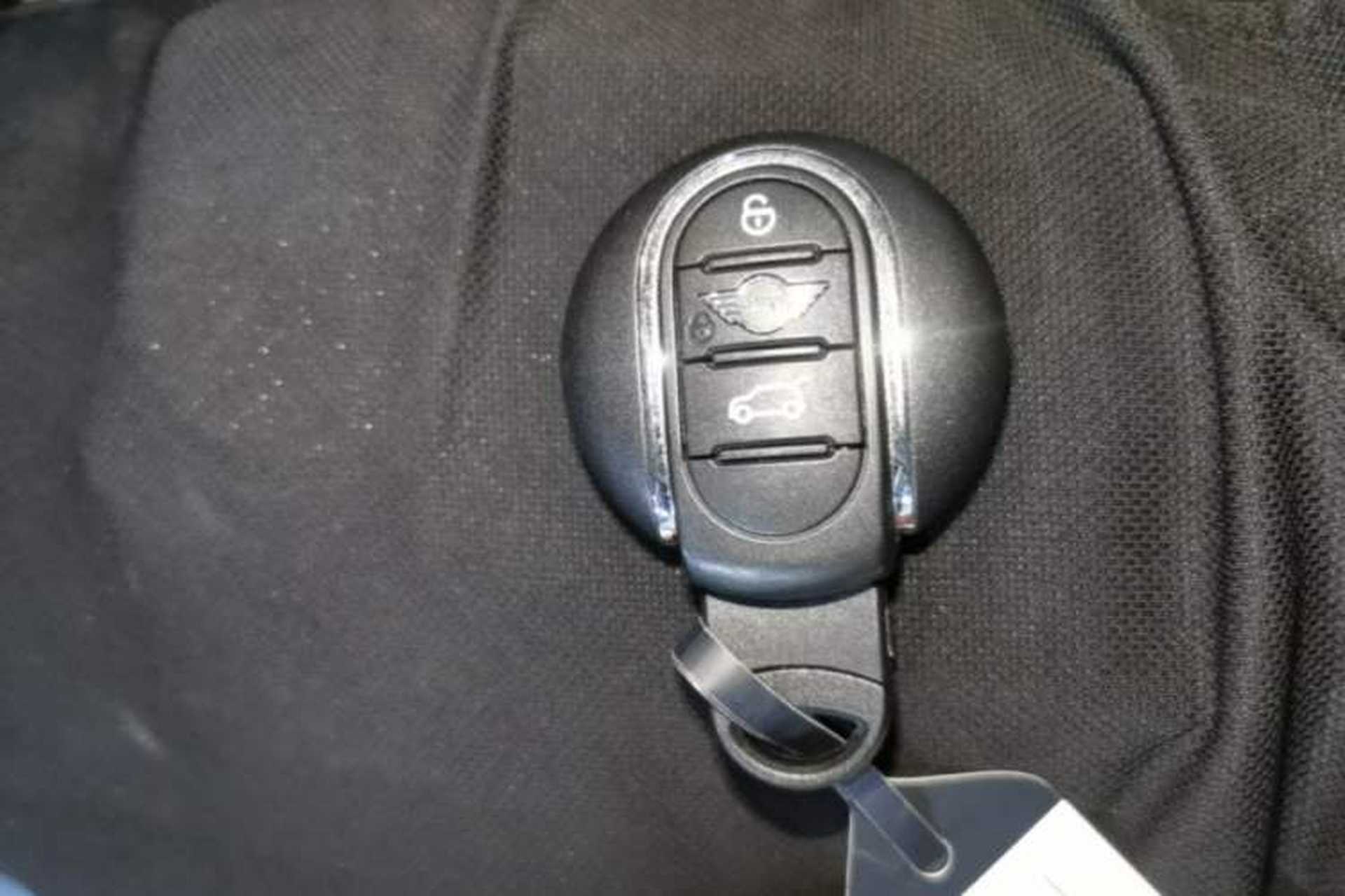 Used MINI 2023 1.5T COOPER Artist Vehicle Key