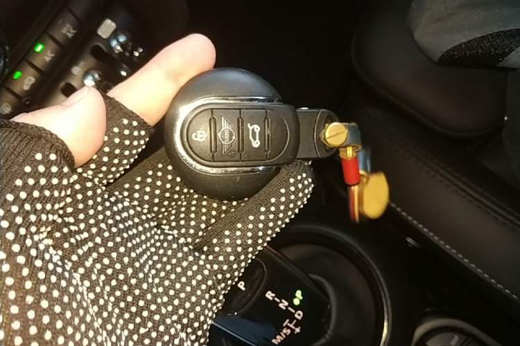 Used MINI 2023 1.5T COOPER Artist Vehicle Key